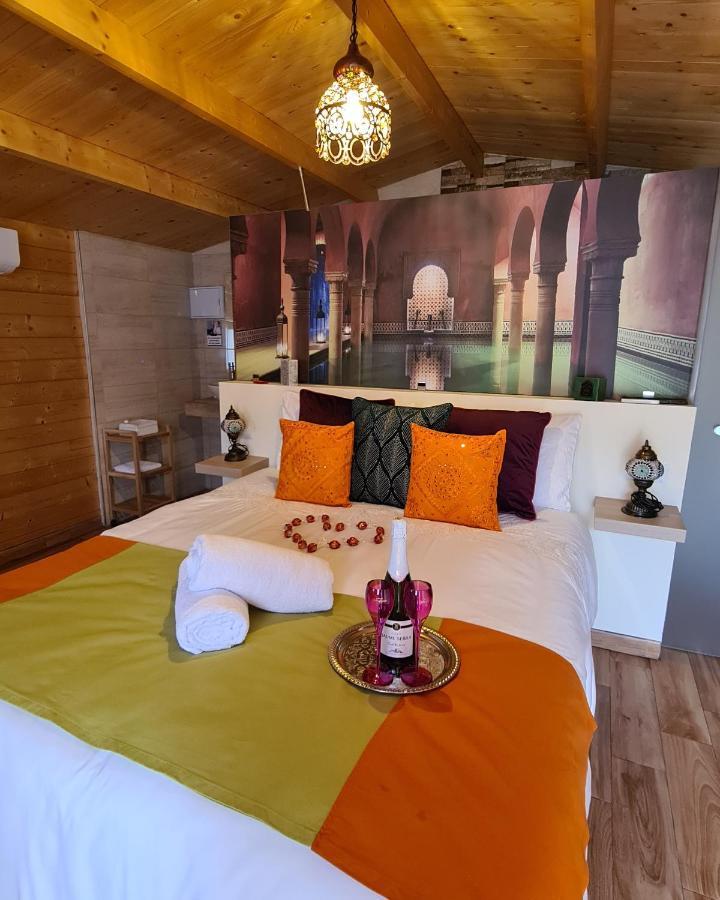Hotel Mahalo Glamping Fuengirola Exterior foto