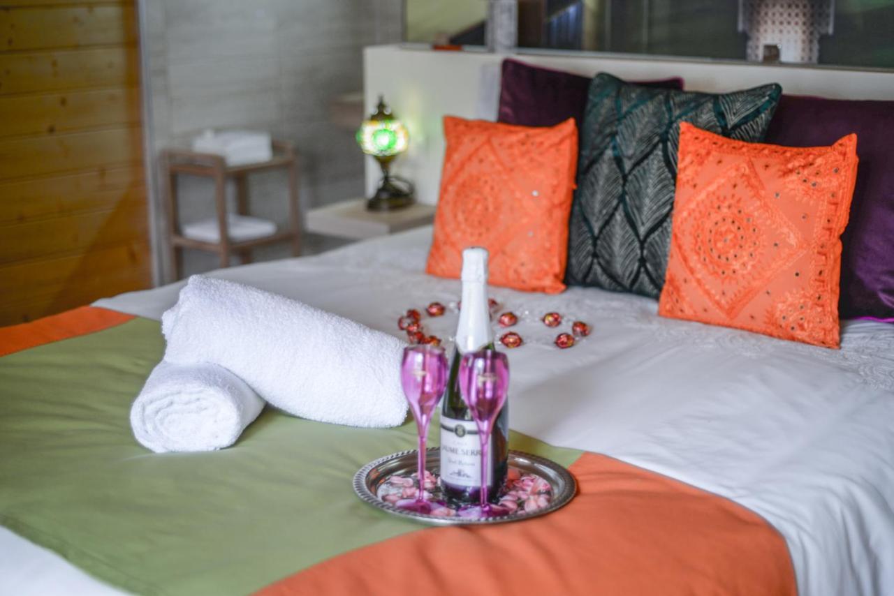 Hotel Mahalo Glamping Fuengirola Exterior foto